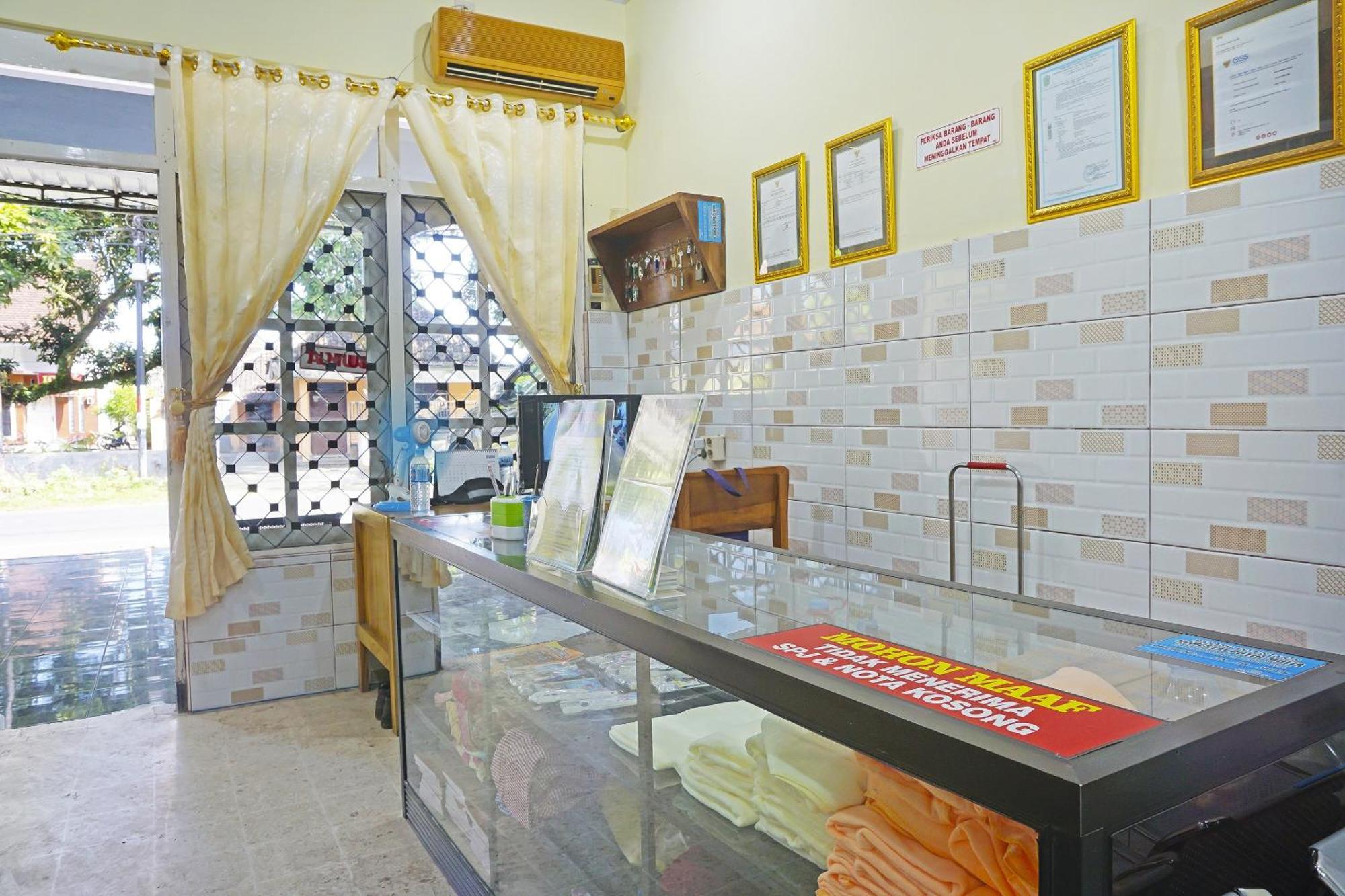Putih Mulia Homestay Syariah Lumajang Zewnętrze zdjęcie